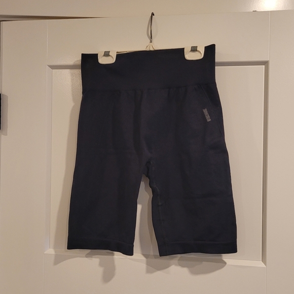 Gymshark Flex Cycling Shorts - Picture 4 of 5